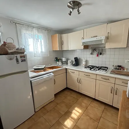 Cosy Avec Piscine ,parking Et Jardin Villeneuve-lès-Avignon