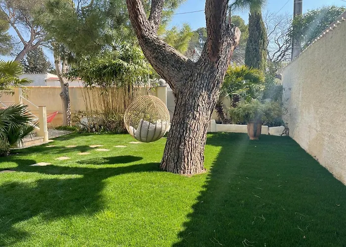 Apartament Cosy Avec Piscine ,parking Et Jardin Villeneuve-lès-Avignon