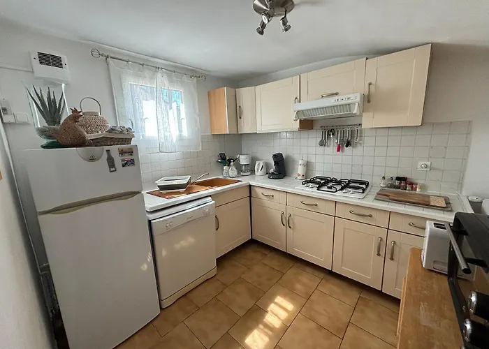 Cosy Avec Piscine ,parking Et Jardin Villeneuve-lès-Avignon