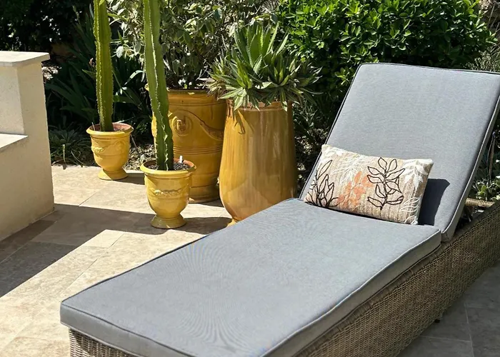 Apartament Cosy Avec Piscine ,parking Et Jardin Villeneuve-lès-Avignon