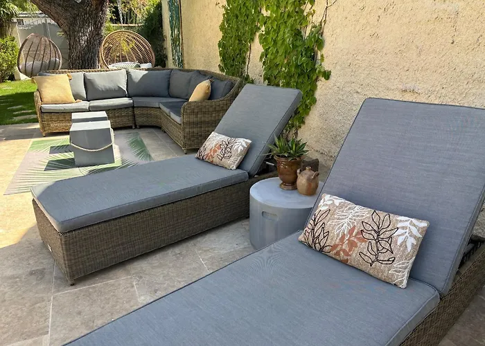 Cosy Avec Piscine ,parking Et Jardin
