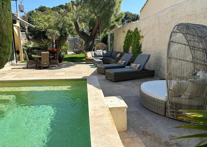 Apartament Cosy Avec Piscine ,parking Et Jardin Villeneuve-lès-Avignon