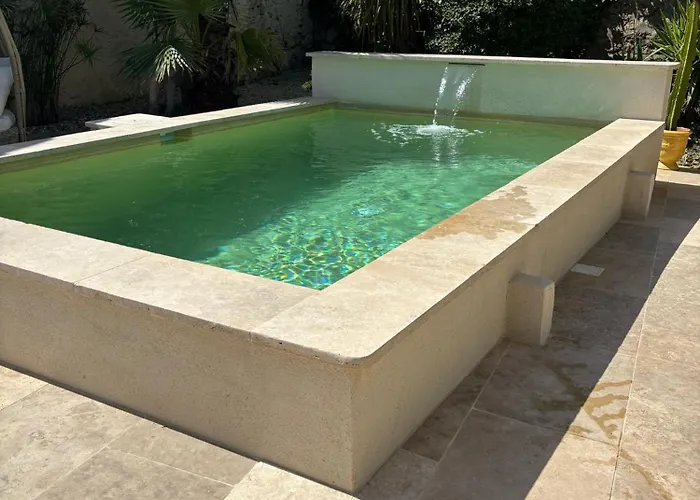 Cosy Avec Piscine ,parking Et Jardin