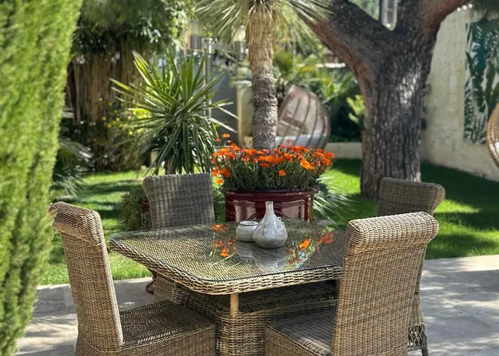 Apartament Cosy Avec Piscine ,parking Et Jardin