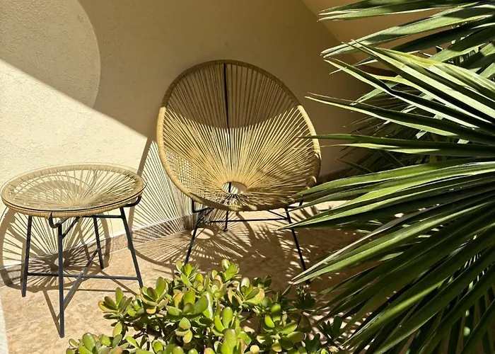 Cosy Avec Piscine ,parking Et Jardin