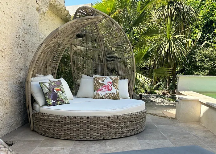 Cosy Avec Piscine ,parking Et Jardin