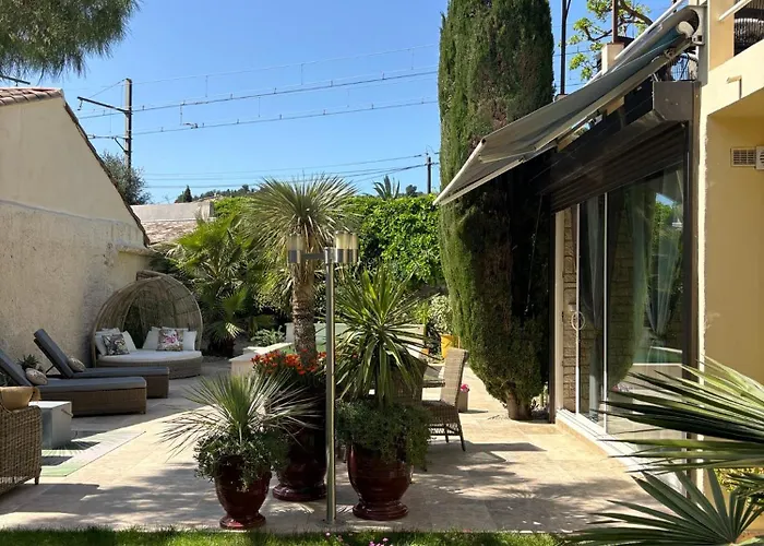 Apartament Cosy Avec Piscine ,parking Et Jardin *