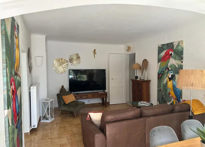 Apartament Cosy Avec Piscine ,parking Et Jardin Villeneuve-lès-Avignon