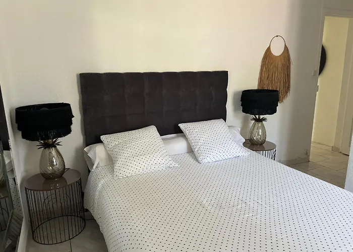 Cosy Avec Piscine ,parking Et Jardin Villeneuve-lès-Avignon
