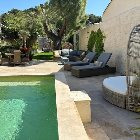 Appartement Cosy Avec Piscine ,parking Et Jardin Villeneuve-lès-Avignon