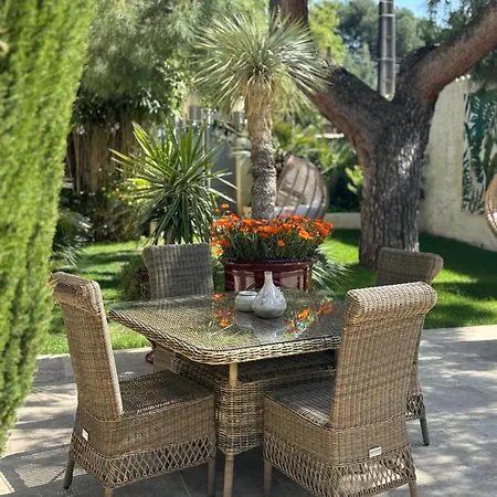 Lejlighed Cosy Avec Piscine ,parking Et Jardin
