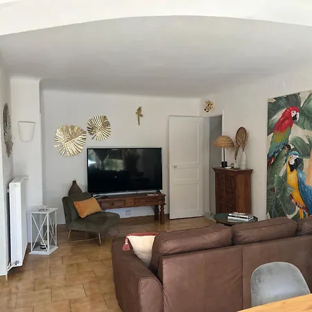 Appartement Cosy Avec Piscine ,parking Et Jardin Villeneuve-lès-Avignon
