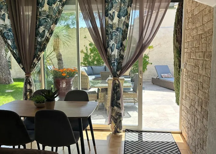 Apartment Cosy Avec Piscine ,parking Et Jardin